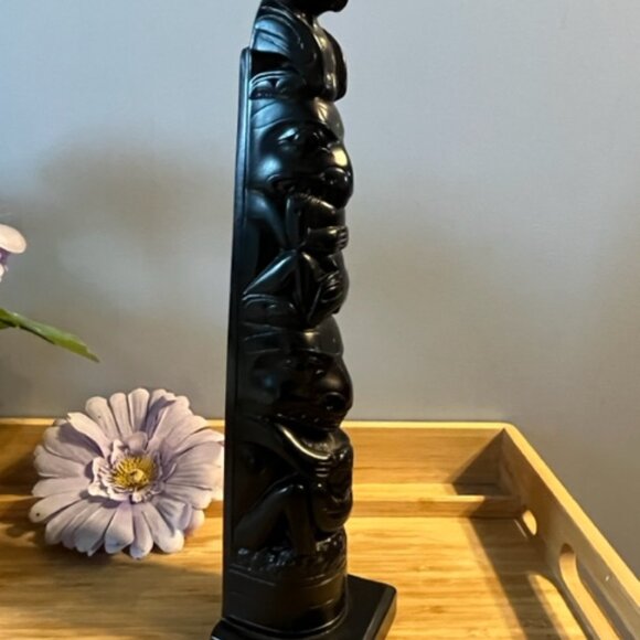 Totem Pole Carving Black Argillite ** READ** - Picture 2 of 10